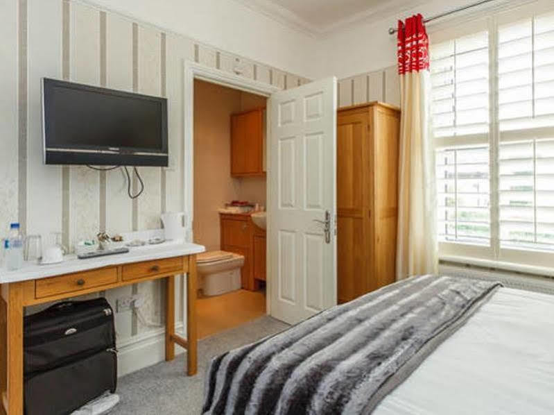 Crossroads Hotel Bournemouth Ngoại thất bức ảnh