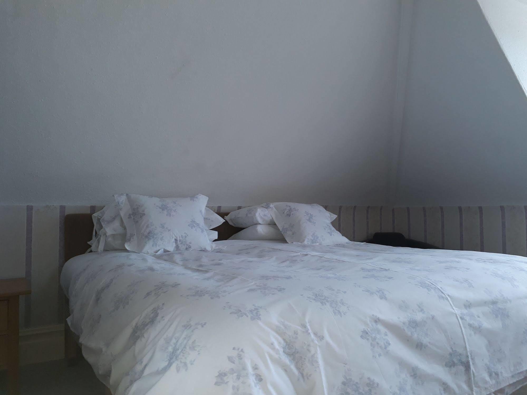 Crossroads Hotel Bournemouth Ngoại thất bức ảnh