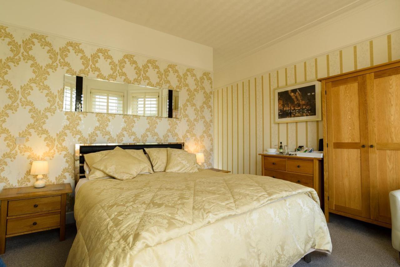 Crossroads Hotel Bournemouth Ngoại thất bức ảnh